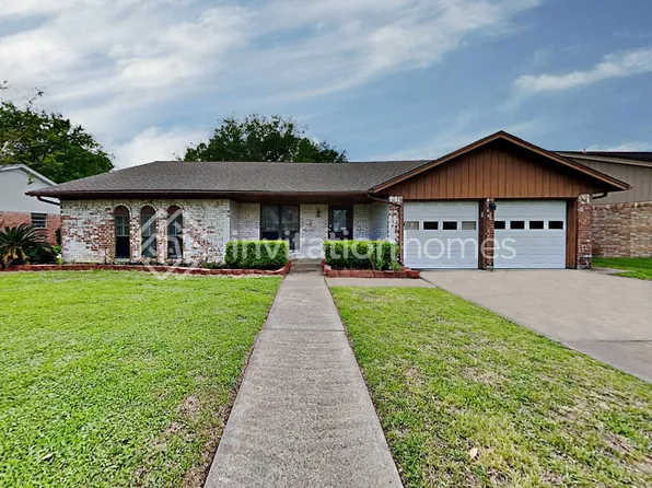 1824 Meadow Creek Dr, Pearland, TX 77581