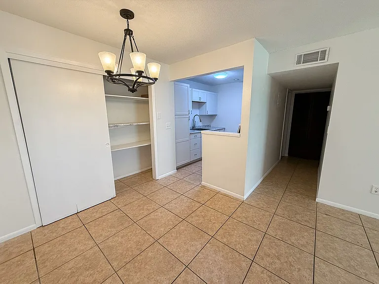 1700 SW 16th Ct #M26 — Photo 5