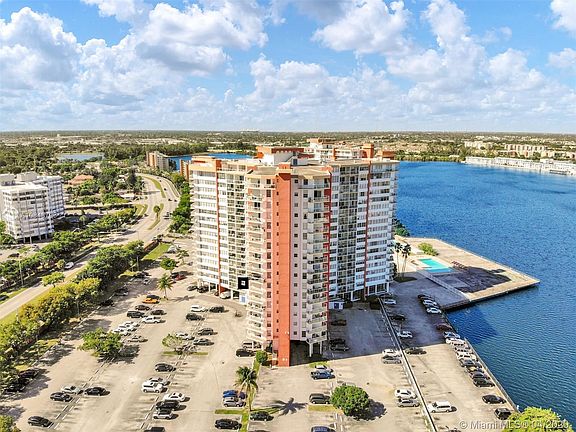 5th image of 1351 NE Miami Gardens Dr APT 321E