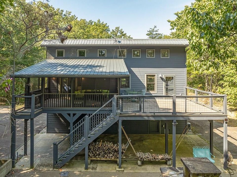 1st image of 214 Dickerson Dr