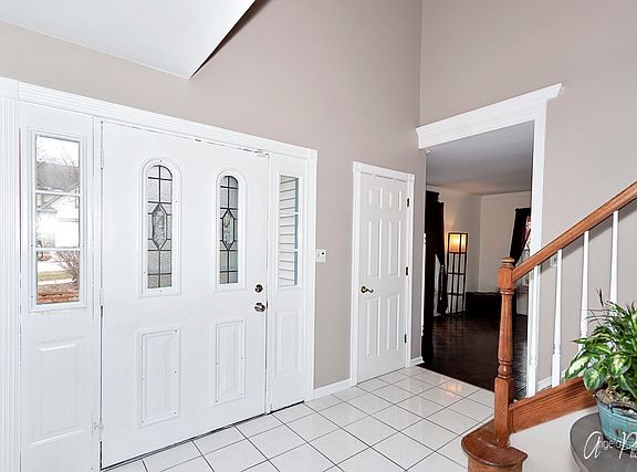 4th image of 244 Jamie Ln