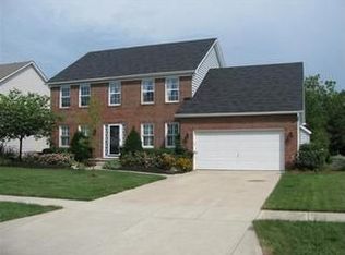 2452 Abbey Knoll Dr, Lewis Center, OH 43035