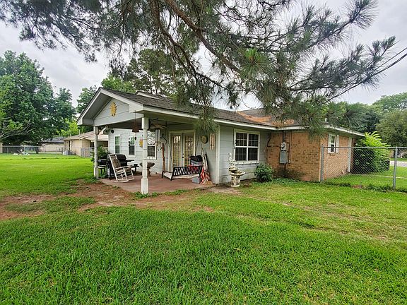 fenced back yard patio