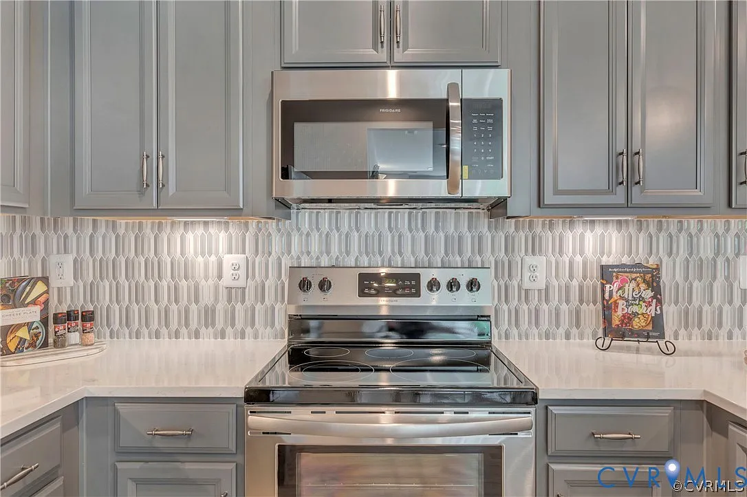 3 bed, 2.5 bath, 1574 sqft, $2,300 — Photo 4