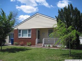 5 Wall Cress Ct, Toms River, NJ