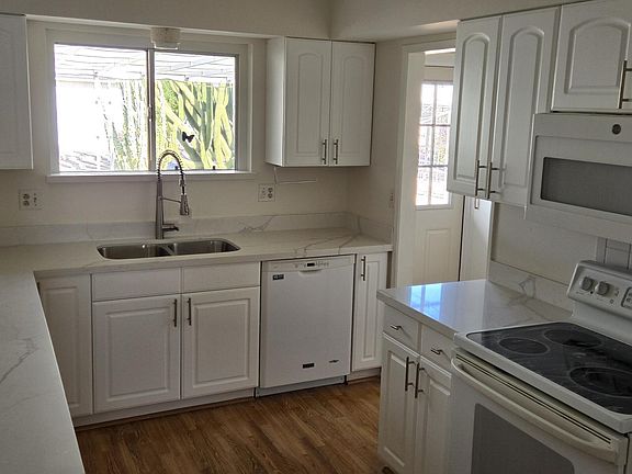 3rd image of 10408 W MONTEROSA Drive