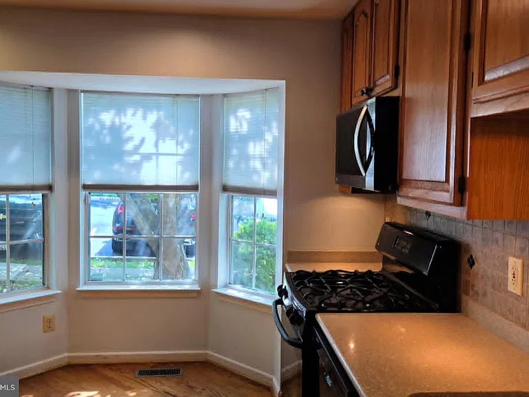 16853 Capon Tree Ln — Photo 4