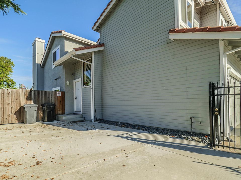 2nd image of 34300 Siward Dr