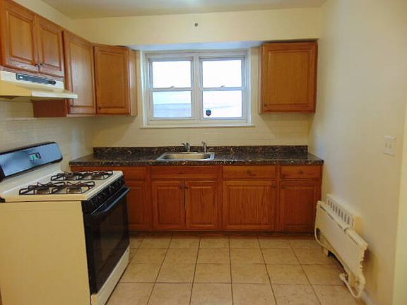 4th image of 4126 Edson Ave