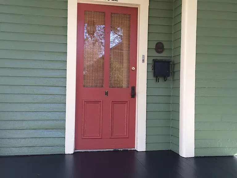 2322 Lincoln St — Photo 3