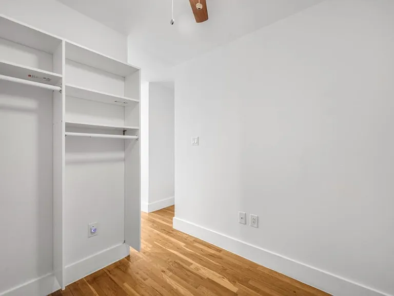 437 E 9th St #3 — Photo 5