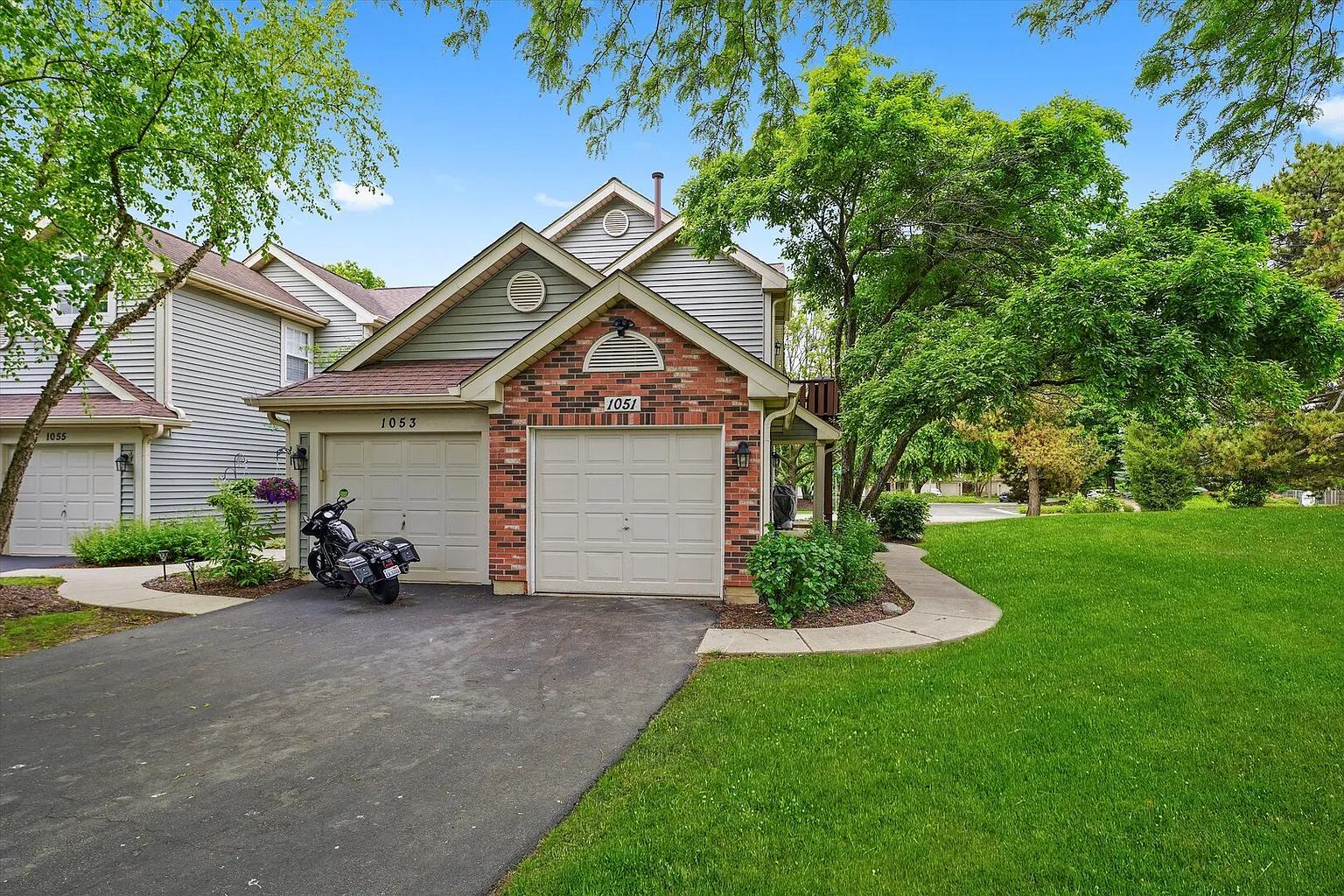1051 Rockport Dr photo 1