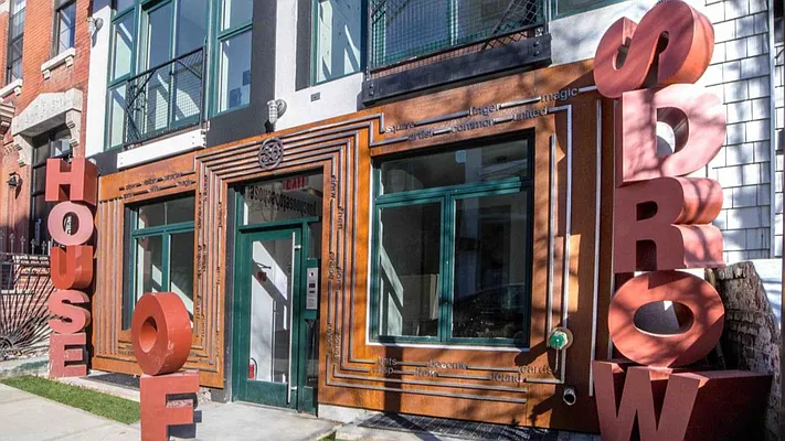 Rented by Nooklyn NYC LLC | media 19