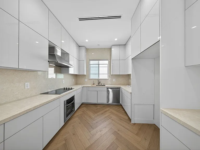 10843 Cantara St — Photo 12