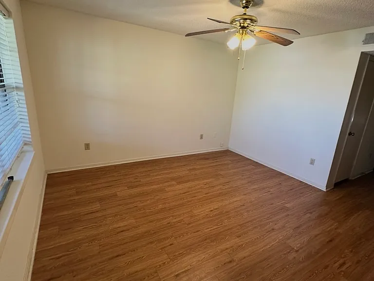 218 N Texas Blvd #306 — Photo 7