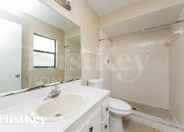 610 Fresno Ct — Photo 16