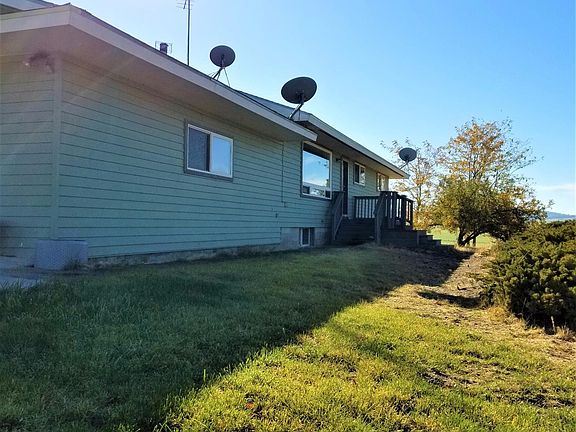 4th image of 2770 NE Dogwood Ln
