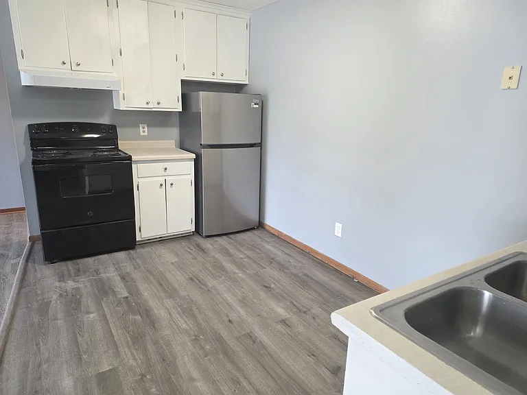 421 1st Ave E #215 — Photo 8