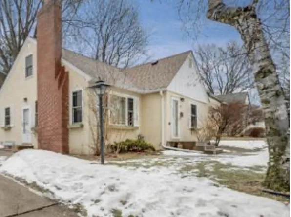 2093 Fremont Ave E, Saint Paul, MN 55119