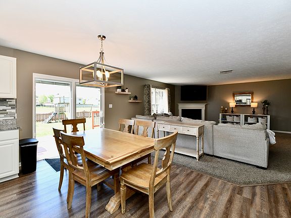 5th image of 12663 Brookdale Dr