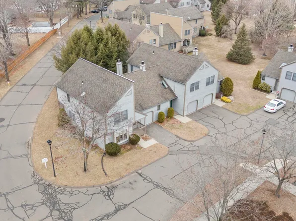 10 ELM Meadows #10, Enfield, CT 06082