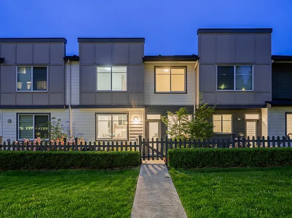 15665 Mountain View Dr #69, Surrey, BC V3Z 0W8