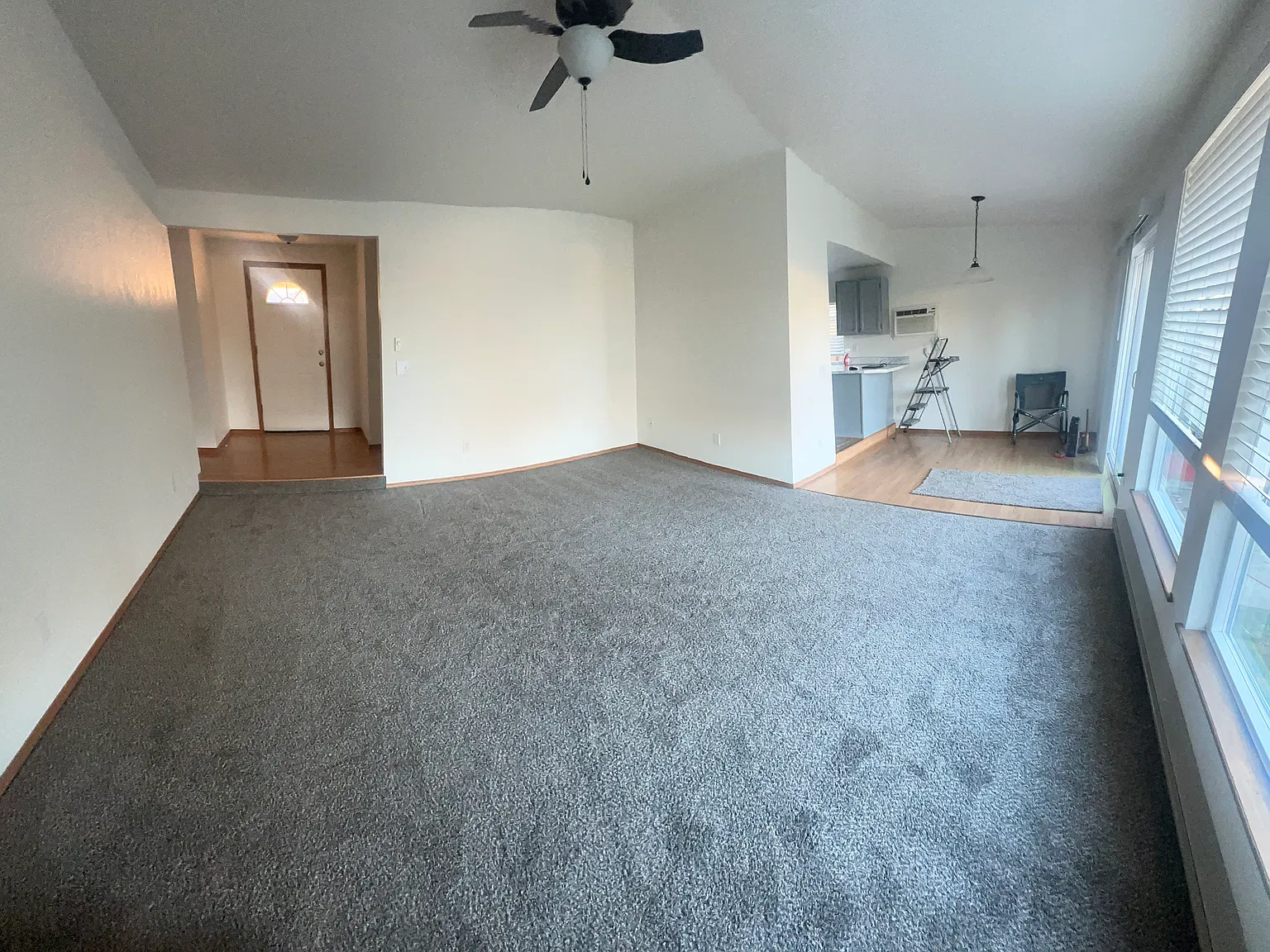 3 bed, 1.5 bath, 1251 sqft, $2,100 — Photo 3