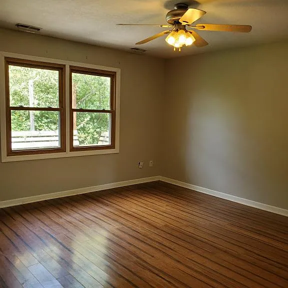 1722 Hawthorne St — Photo 11