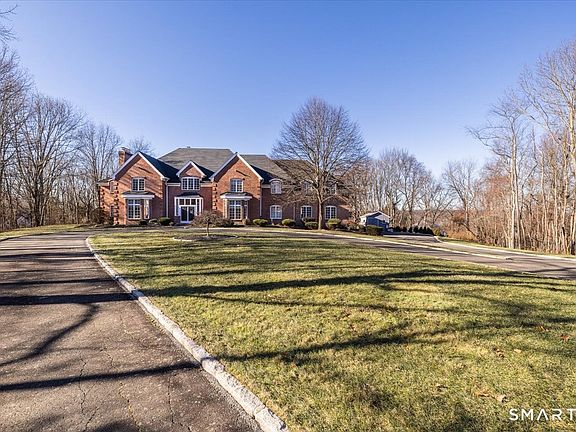 2nd image of 8 Nod Hill Road