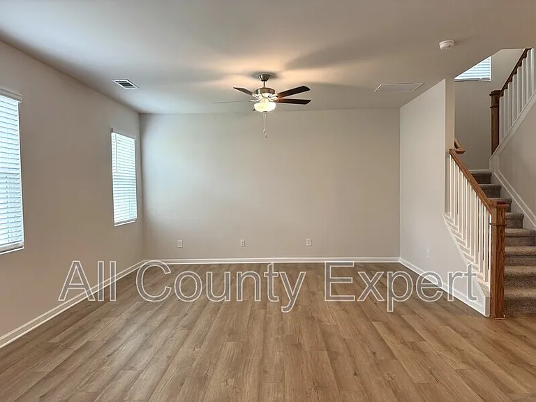 273 Bloomfield Cir — Photo 12