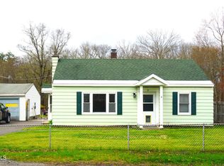 31 Westbrook Dr, Nassau, NY 12123