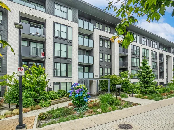 9228 Slopes Mews #211, Burnaby, BC V5A 0E9