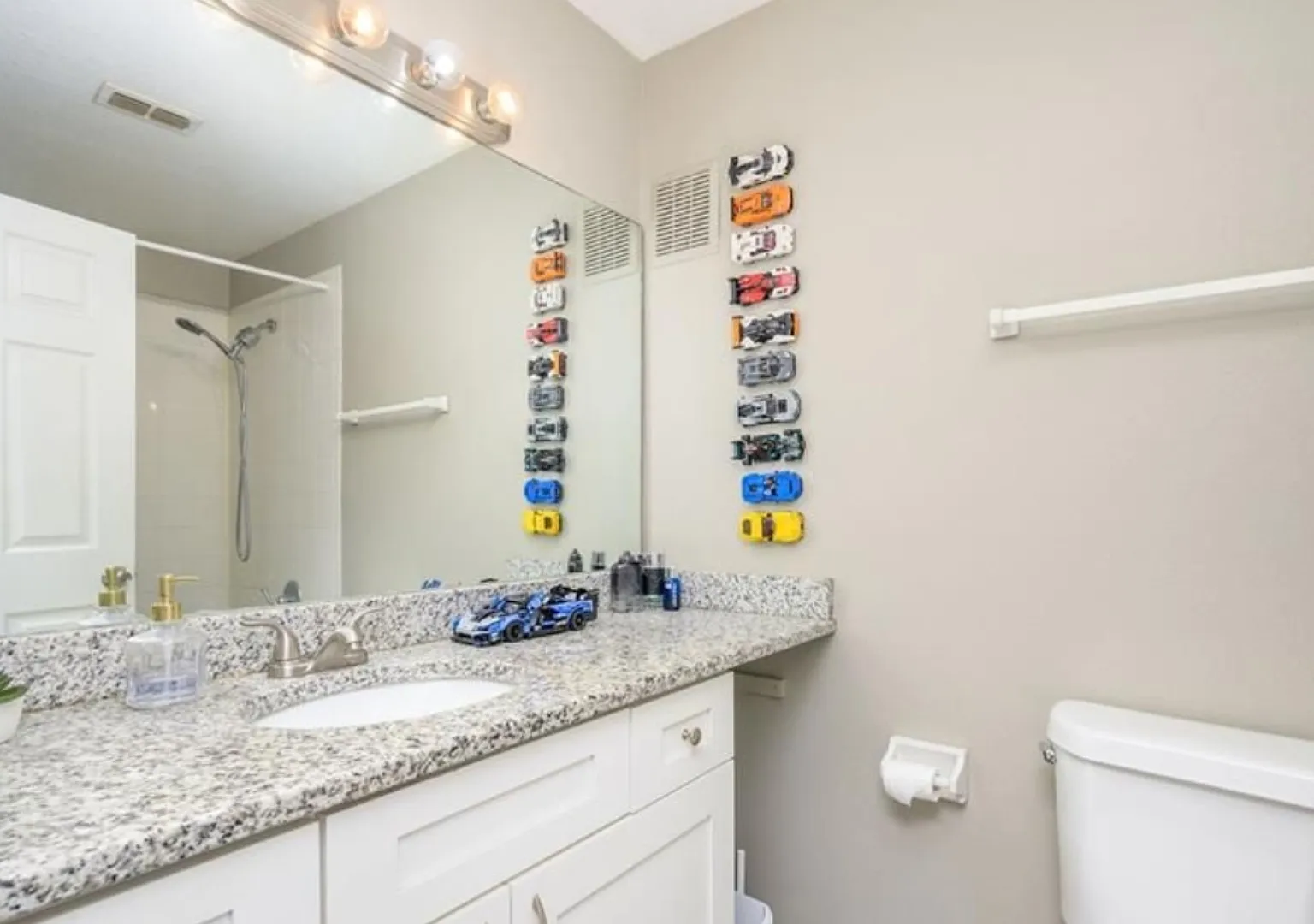1 bed, 975 sqft, $1,000 — Photo 2