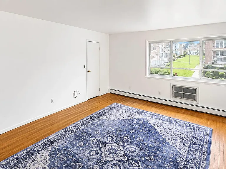 5 Fishkill Glen Dr #B — Photo 3