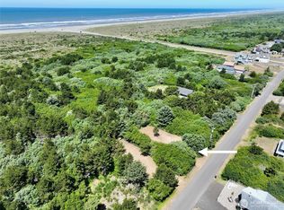 525 Sand Dune Ave SW, Ocean Shores, WA 98569