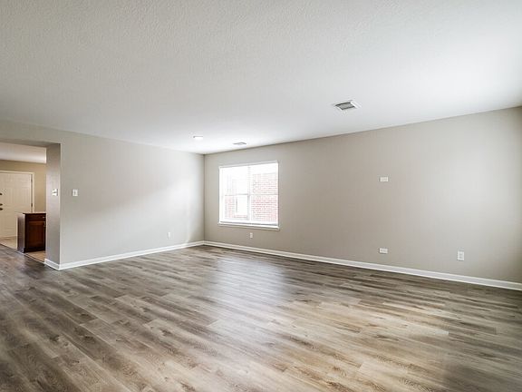 4th image of 15406 Hensen Creek Dr