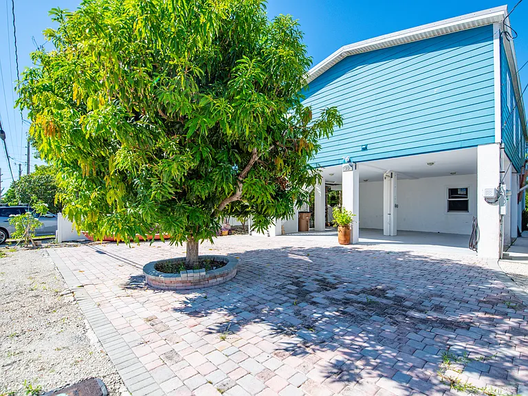 23 Emerald Dr — Photo 31