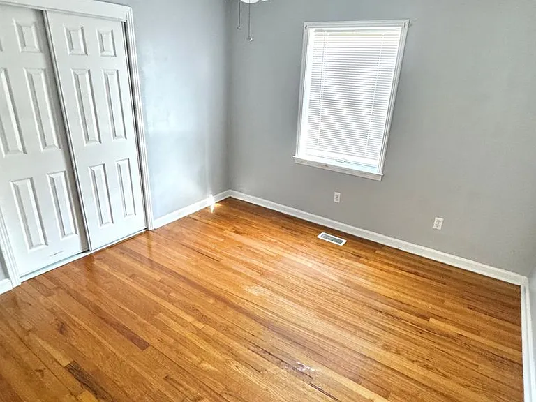 304 Azalea Dr — Photo 10