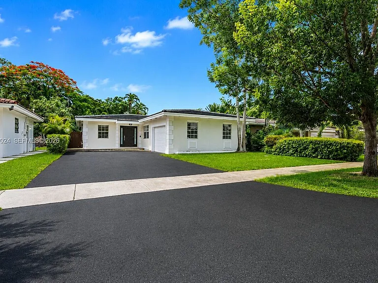 516 Gerona Ave — Photo 32