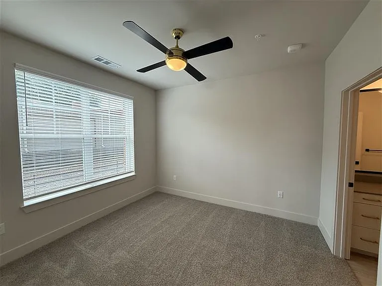 District on the Etowah Apartments — Photo 1413
