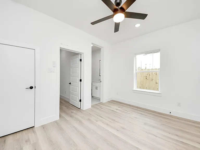 4410 Allen St #A — Photo 7