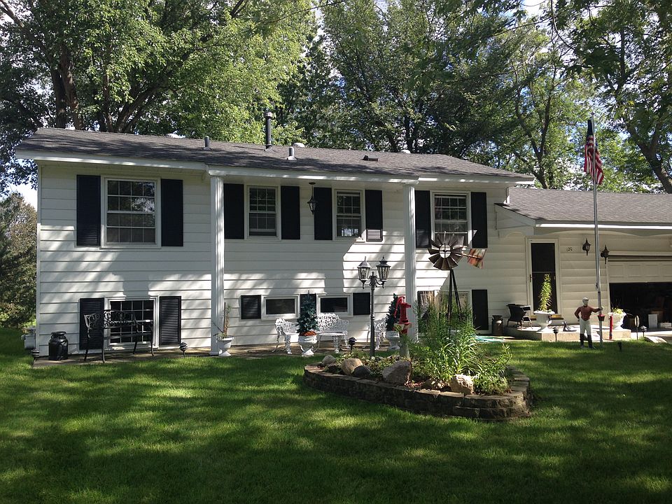 1st image of 120 Redwood Dr