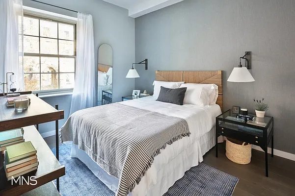 Sold by MNS | media 3