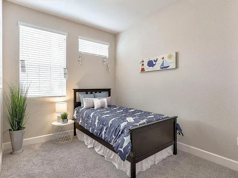 131 Hudson Pl — Photo 11