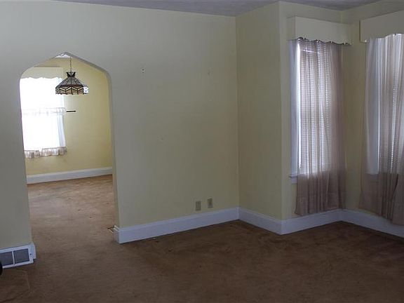 5th image of 1445 Hill Ave