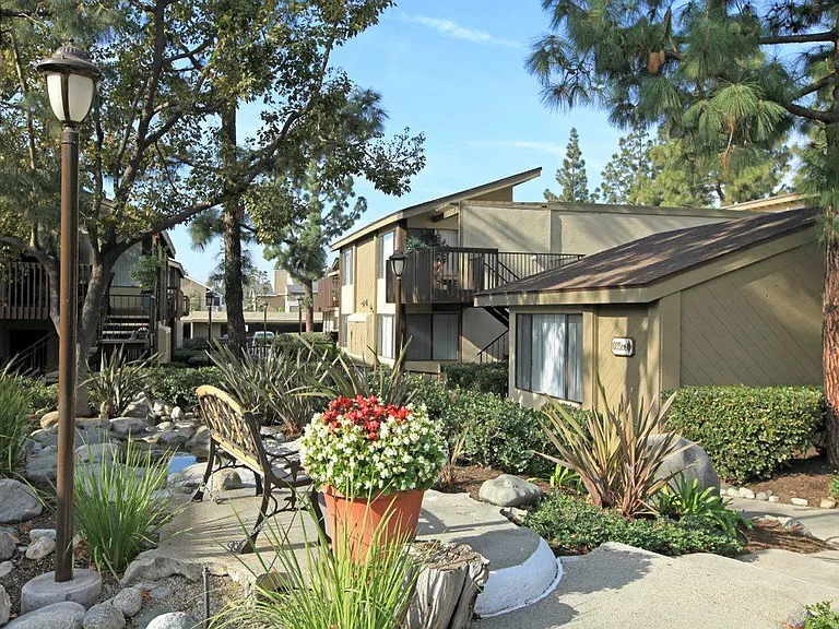 2944 Frontera St — Photo 21
