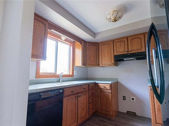 5th image of 48 Fairview Dr