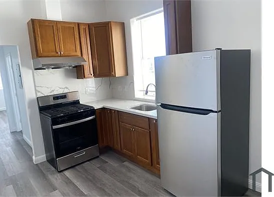 1 bed, 400 sqft, $2,385 — Photo 2