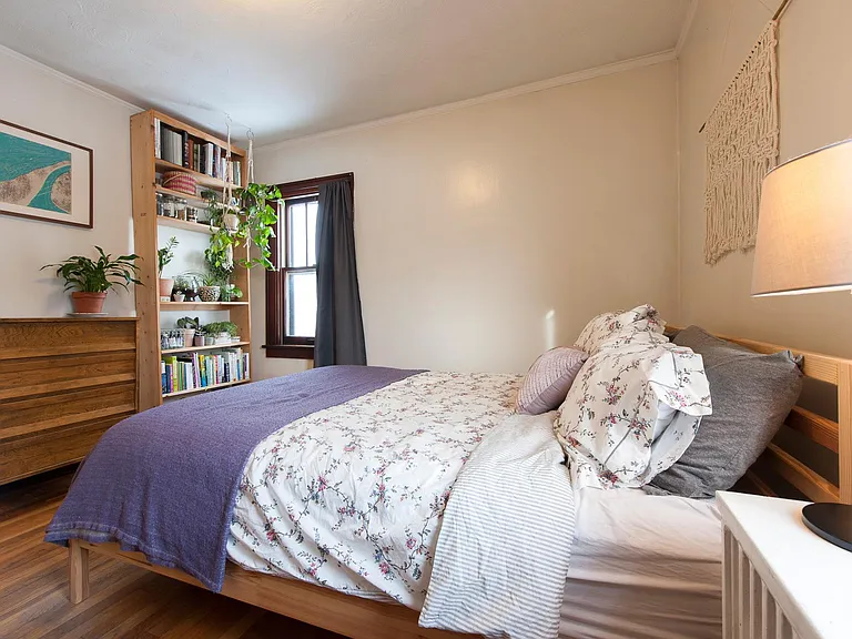 2408 Plymouth Ave N #3 — Photo 9