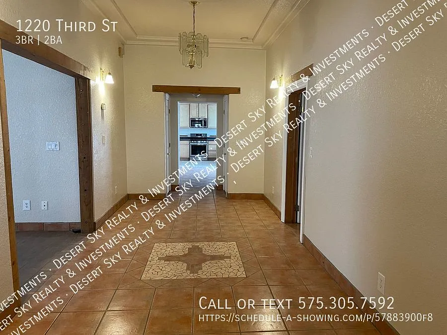 3 Bedroom, 2 Bathroom House — Photo 4